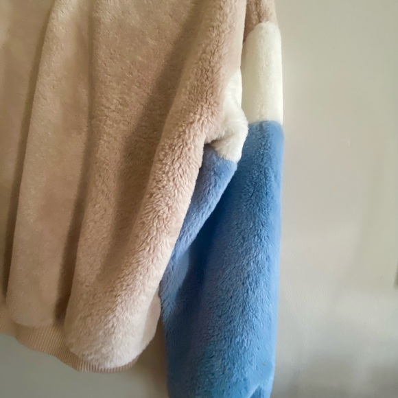 fluffy sweater for sale! Super comfy and cozy - Picture 5 of 6